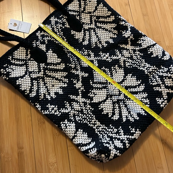 Large B&W tote/shopping bag - Picture 5 of 8